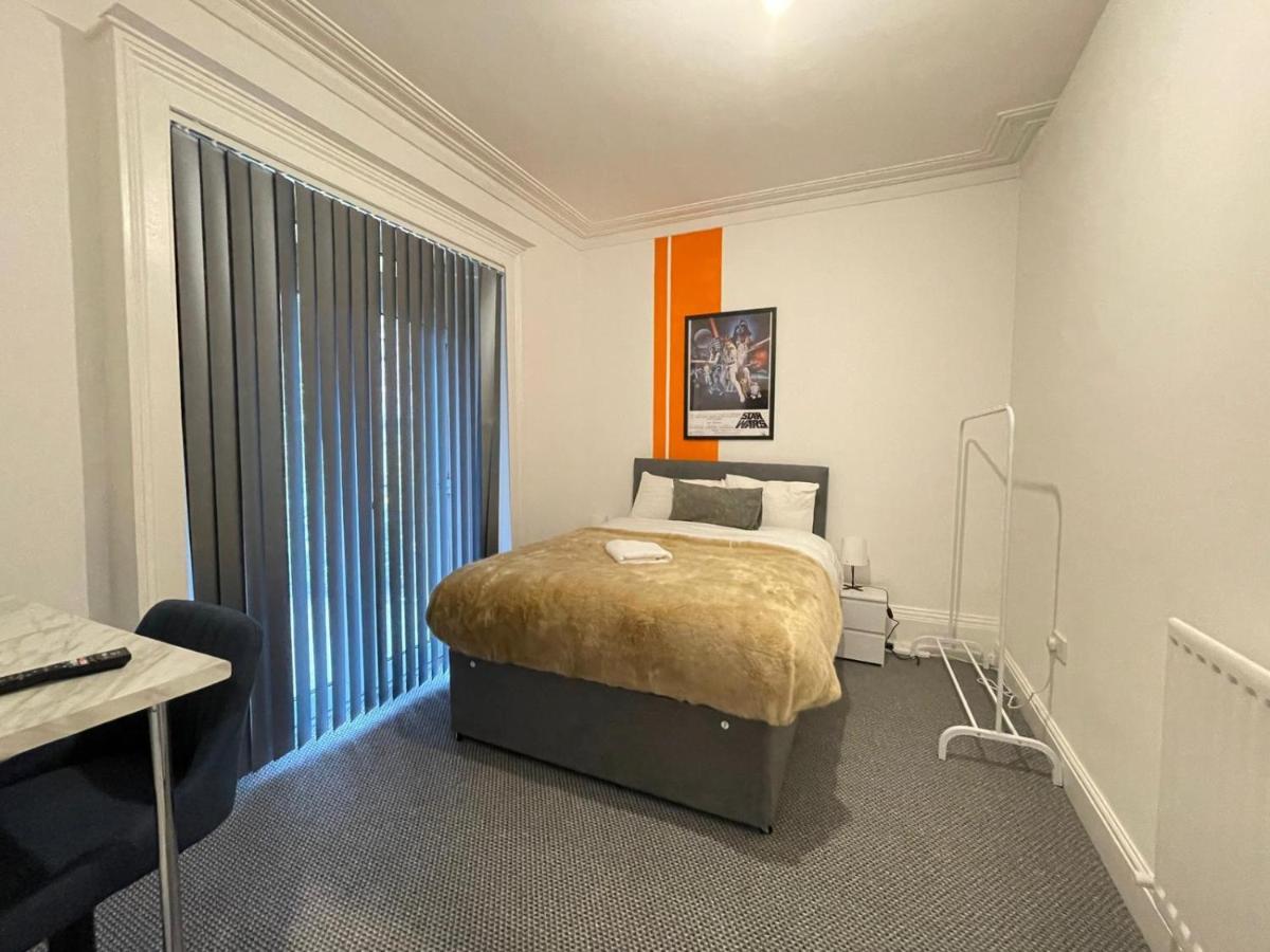 St Peter'S Shared House Hotel เบอร์มิงแฮม ภายนอก รูปภาพ