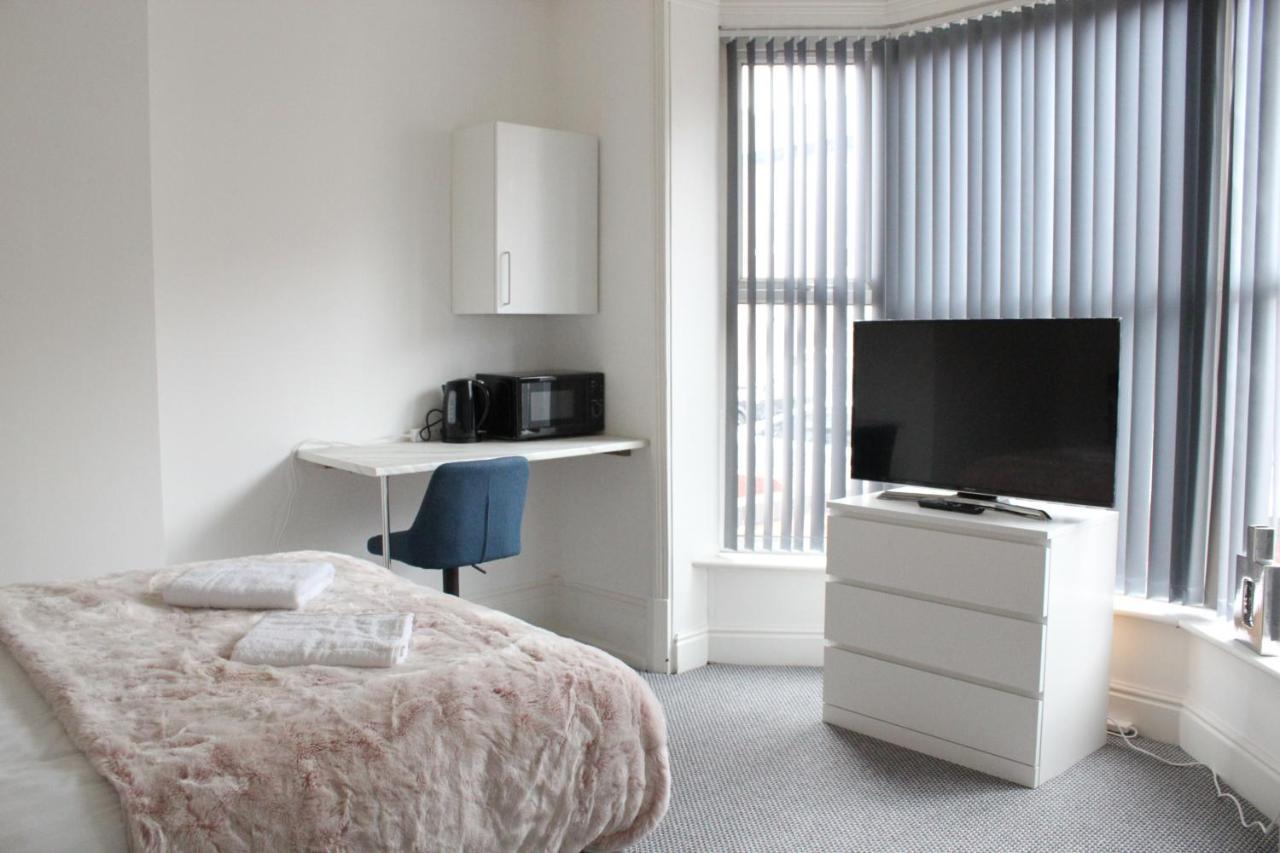 St Peter'S Shared House Hotel เบอร์มิงแฮม ภายนอก รูปภาพ
