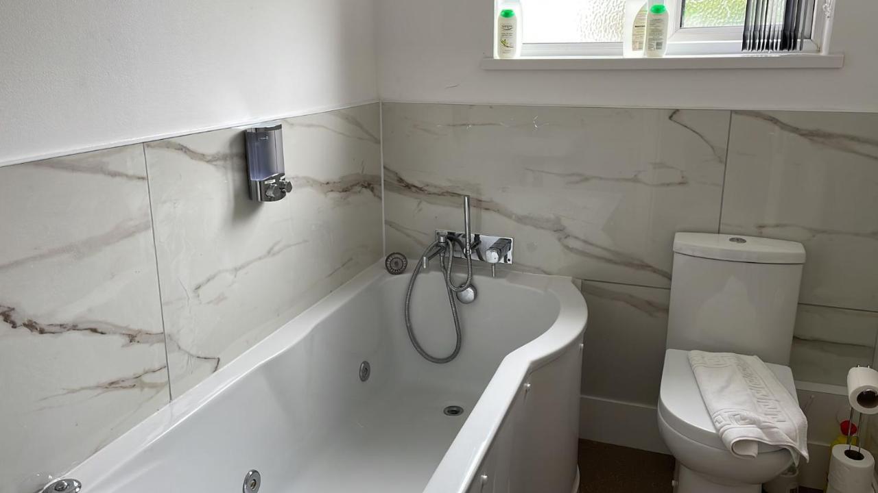 St Peter'S Shared House Hotel เบอร์มิงแฮม ภายนอก รูปภาพ