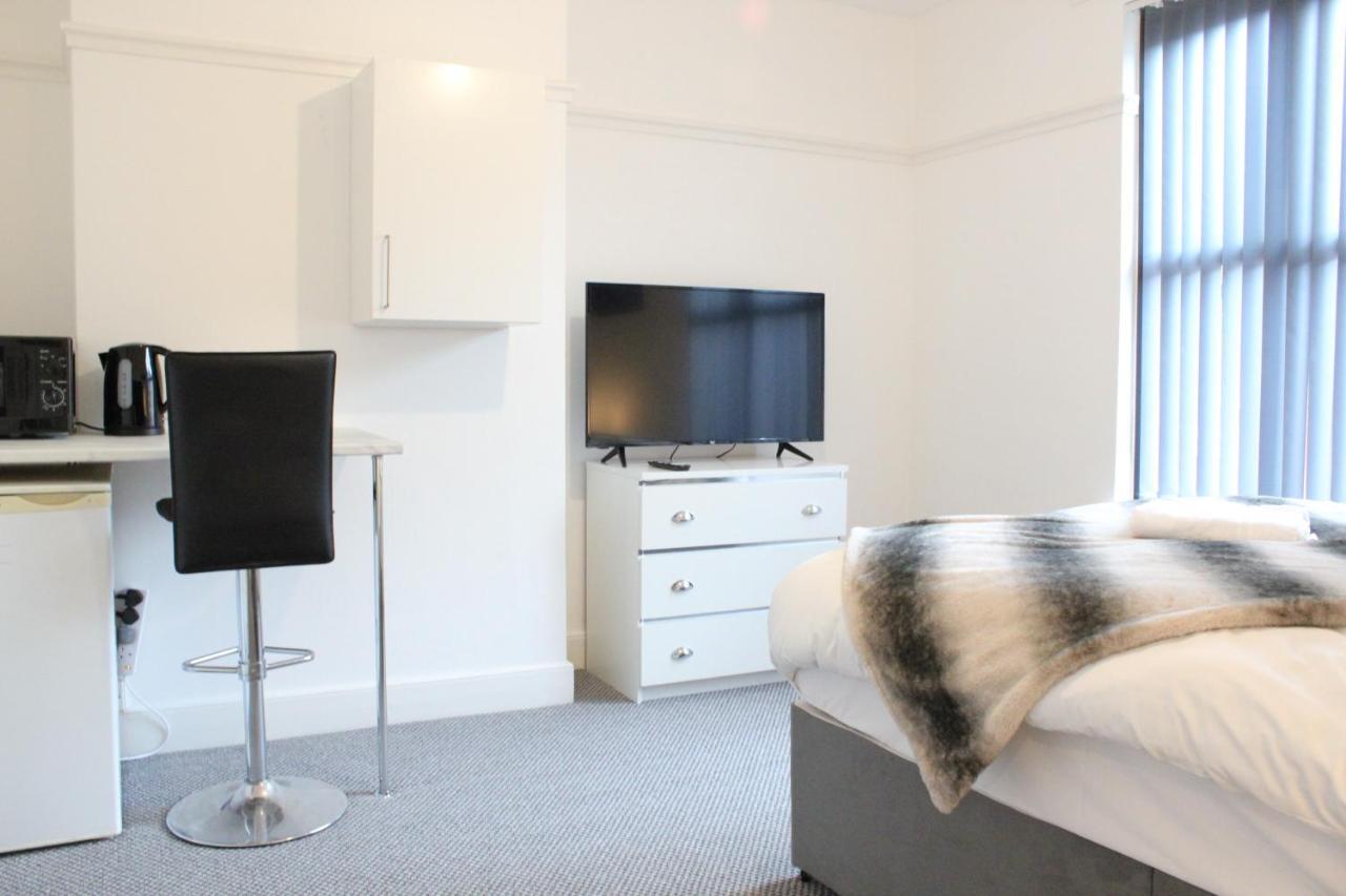 St Peter'S Shared House Hotel เบอร์มิงแฮม ภายนอก รูปภาพ