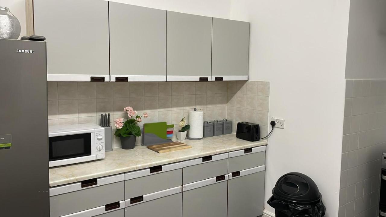 St Peter'S Shared House Hotel เบอร์มิงแฮม ภายนอก รูปภาพ